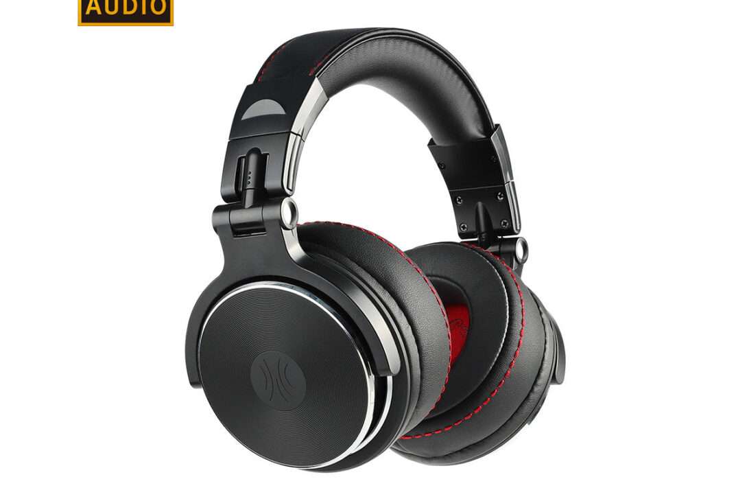 Studio Headphones With High-Resolution Audio